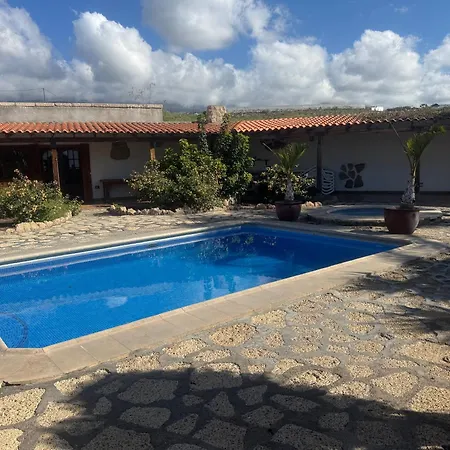 Casa Mercedes El Río