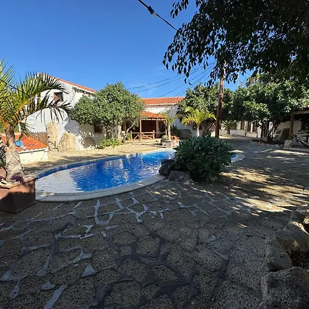 Casa Mercedes * El Río