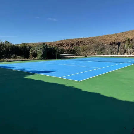 Casa Mercedes * El Río